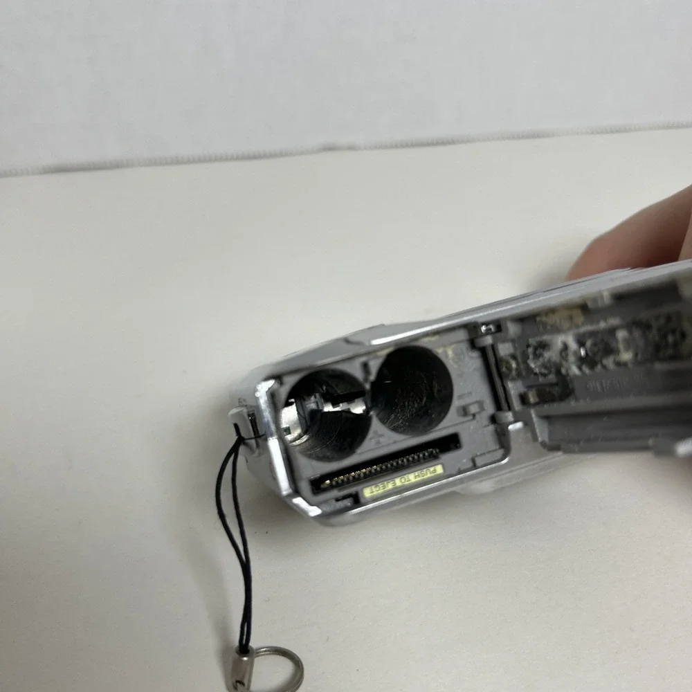 Fujifilm FinePix A500 Digital Camera 5.1MP Tested Working w/ Case Read Desc